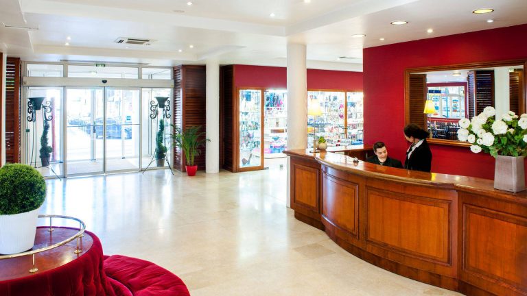 St Sauveur Reception